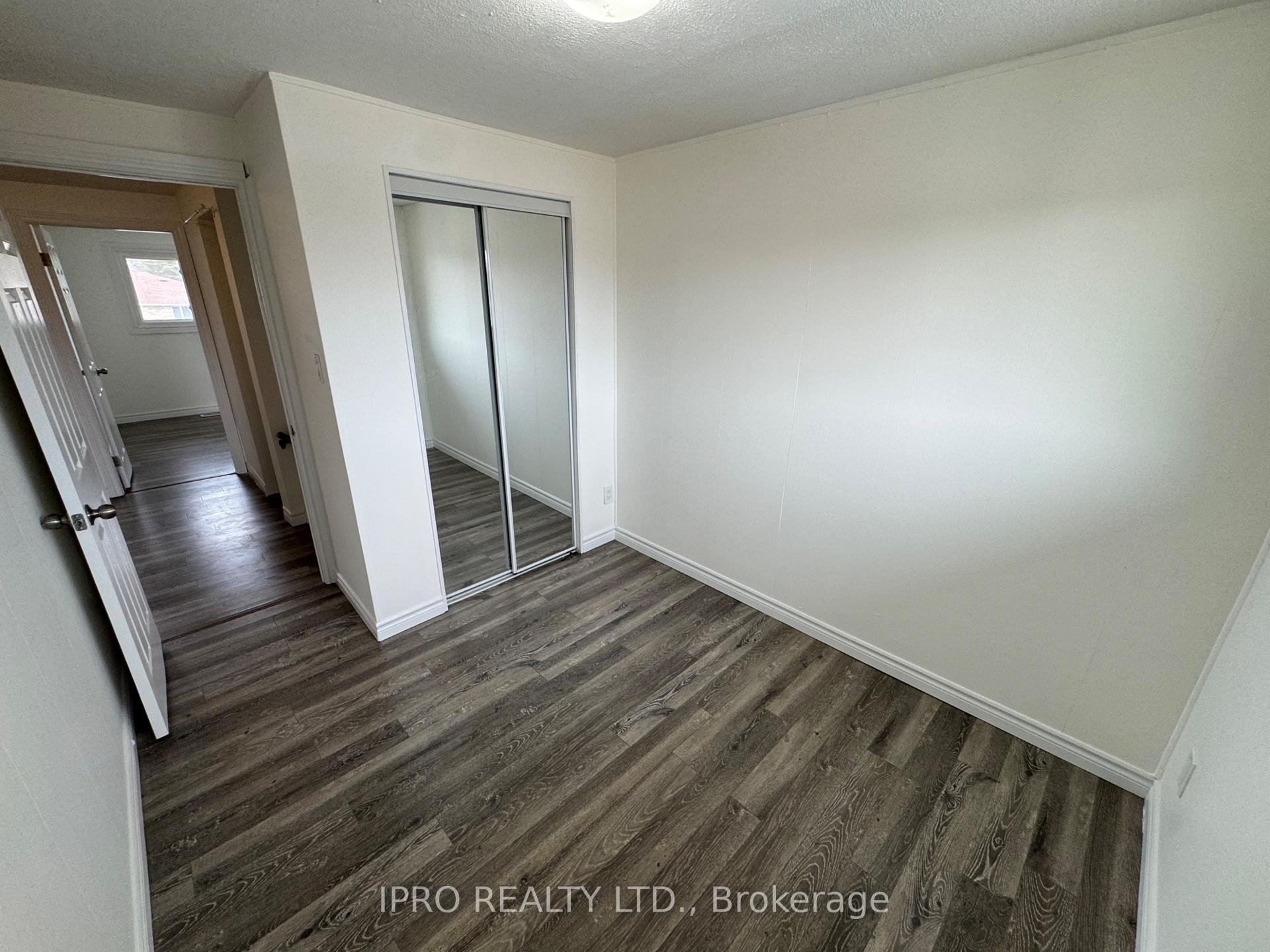 Photo 18 of 29 Obermeyer Drive, Kitchener — HOMEH
