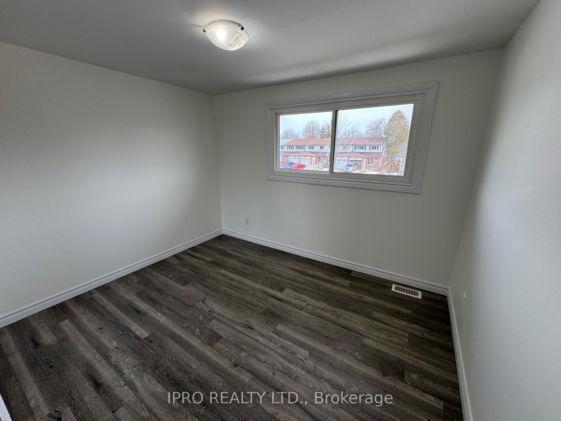 Photo 19 of 29 Obermeyer Drive, Kitchener — HOMEH