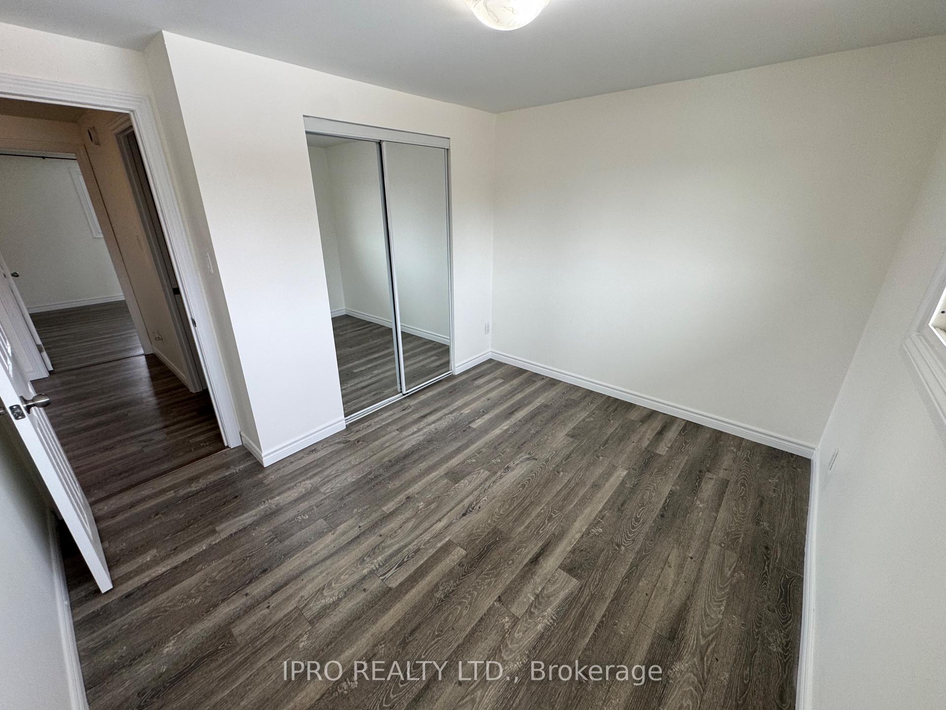 Photo 20 of 29 Obermeyer Drive, Kitchener — HOMEH