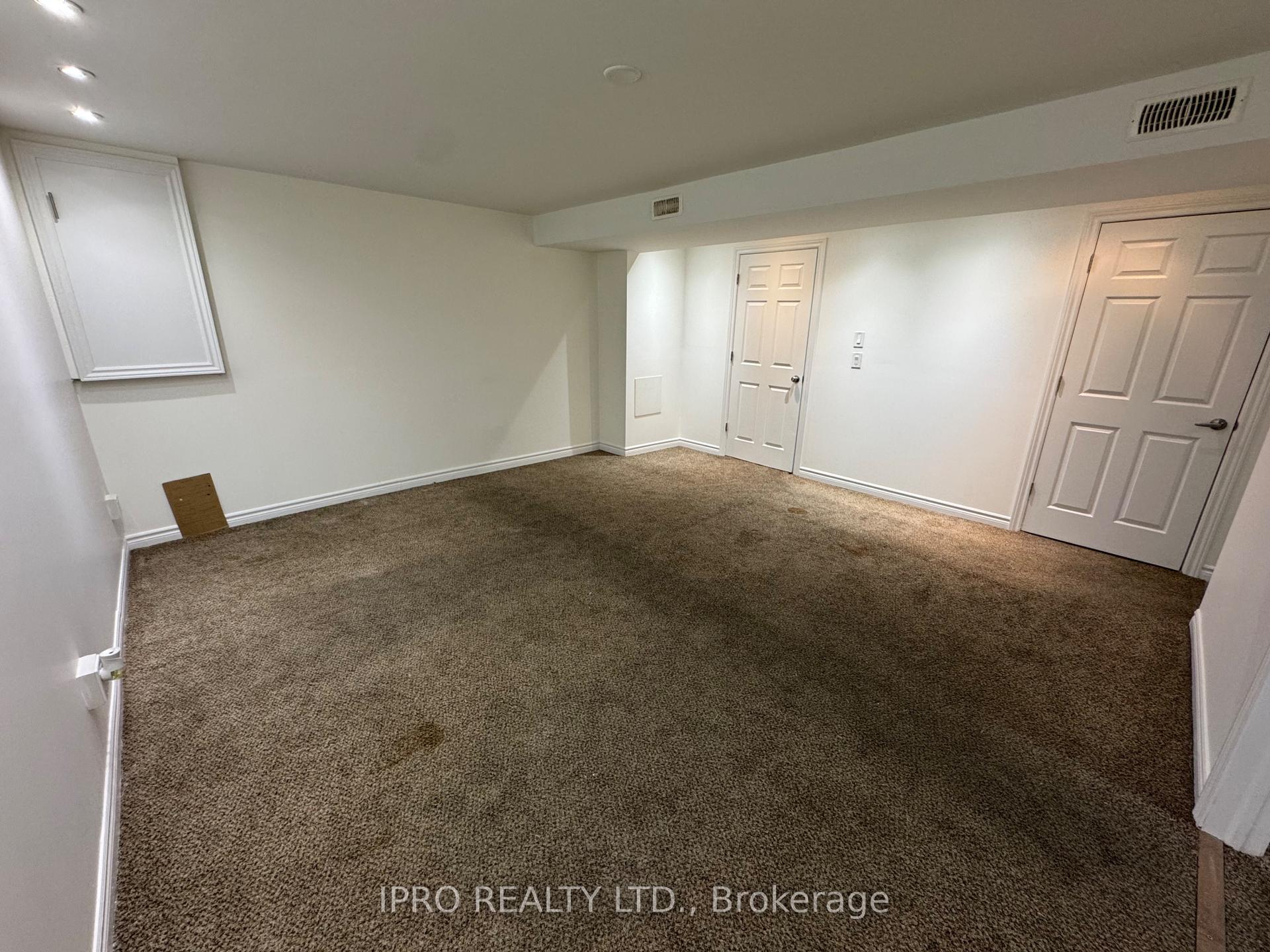 Photo 24 of 29 Obermeyer Drive, Kitchener — HOMEH