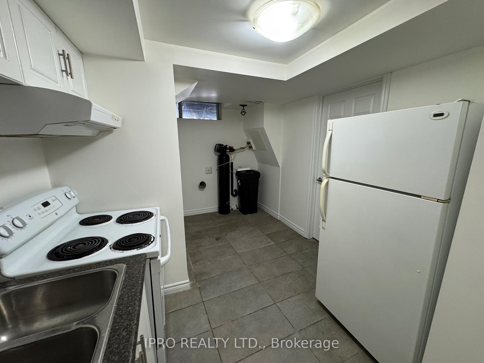 Photo 26 of 29 Obermeyer Drive, Kitchener — HOMEH