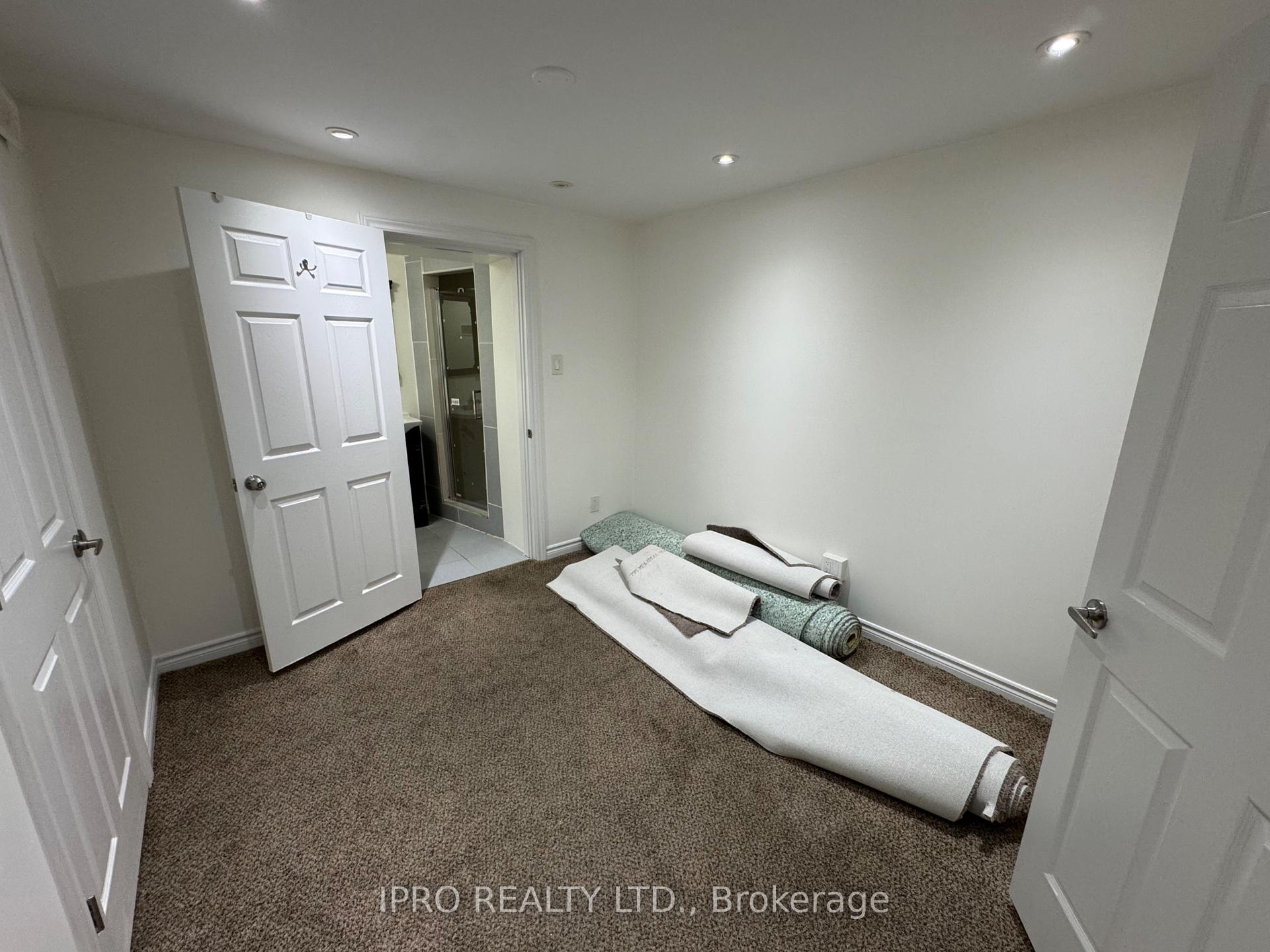 Photo 27 of 29 Obermeyer Drive, Kitchener — HOMEH