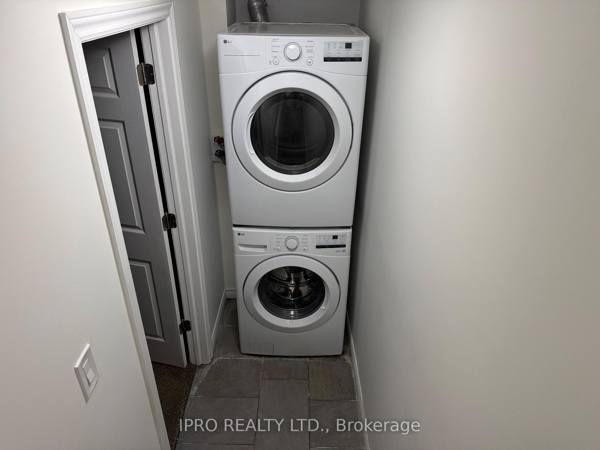 Photo 30 of 29 Obermeyer Drive, Kitchener — HOMEH