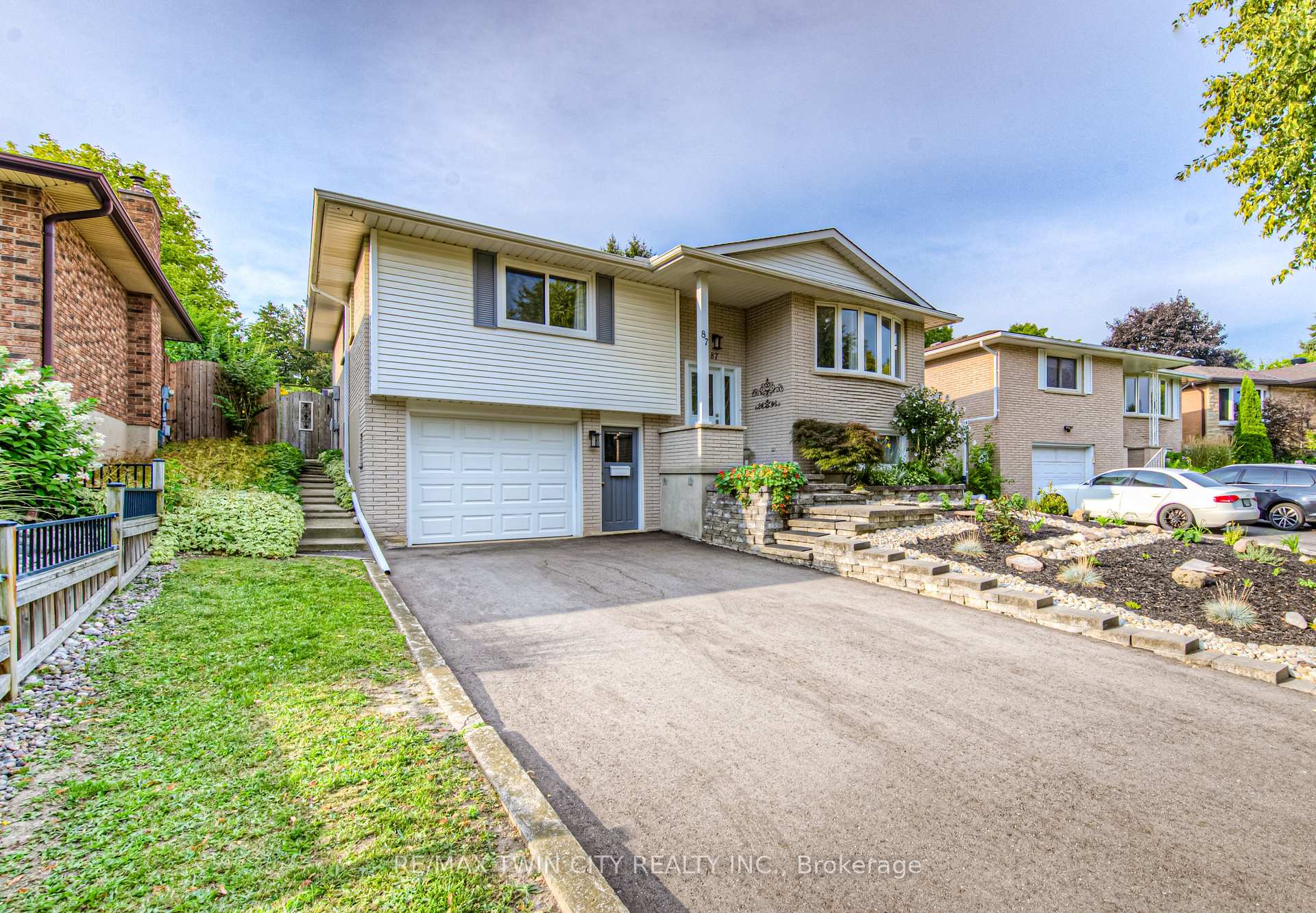Photo 1 of 87 Radcliffe Drive, Kitchener — HOMEH