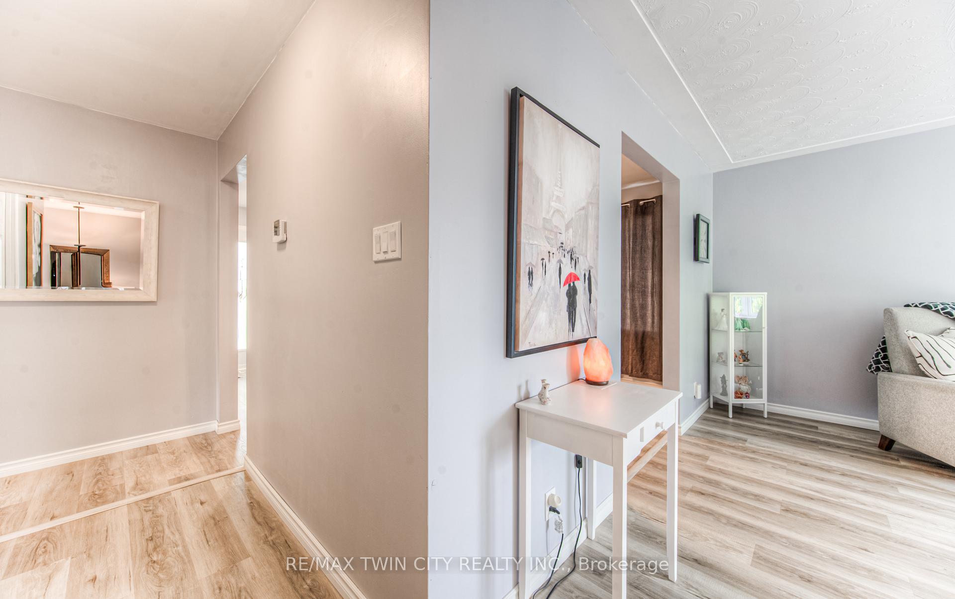 Photo 5 of 87 Radcliffe Drive, Kitchener — HOMEH