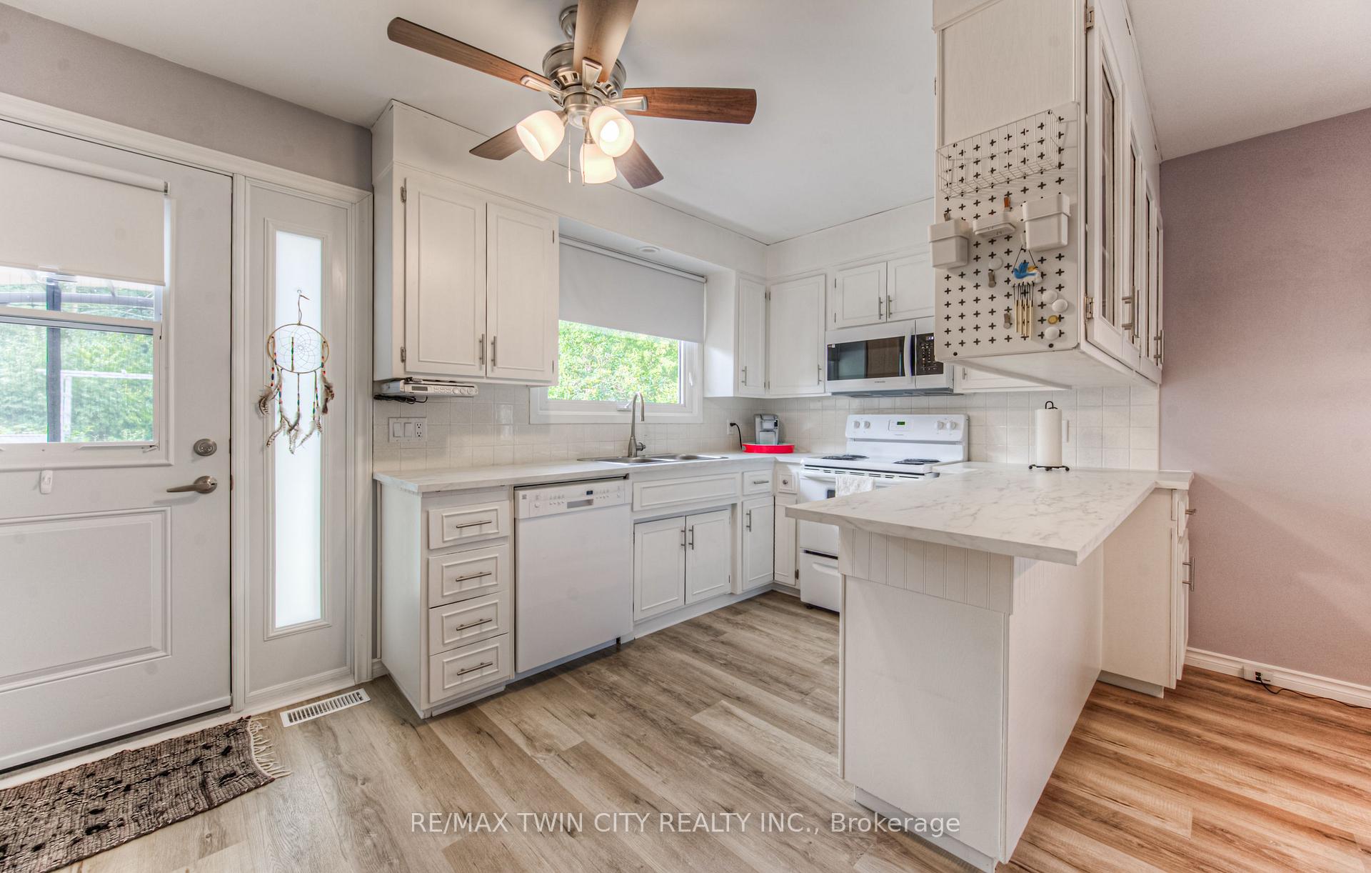 Photo 9 of 87 Radcliffe Drive, Kitchener — HOMEH
