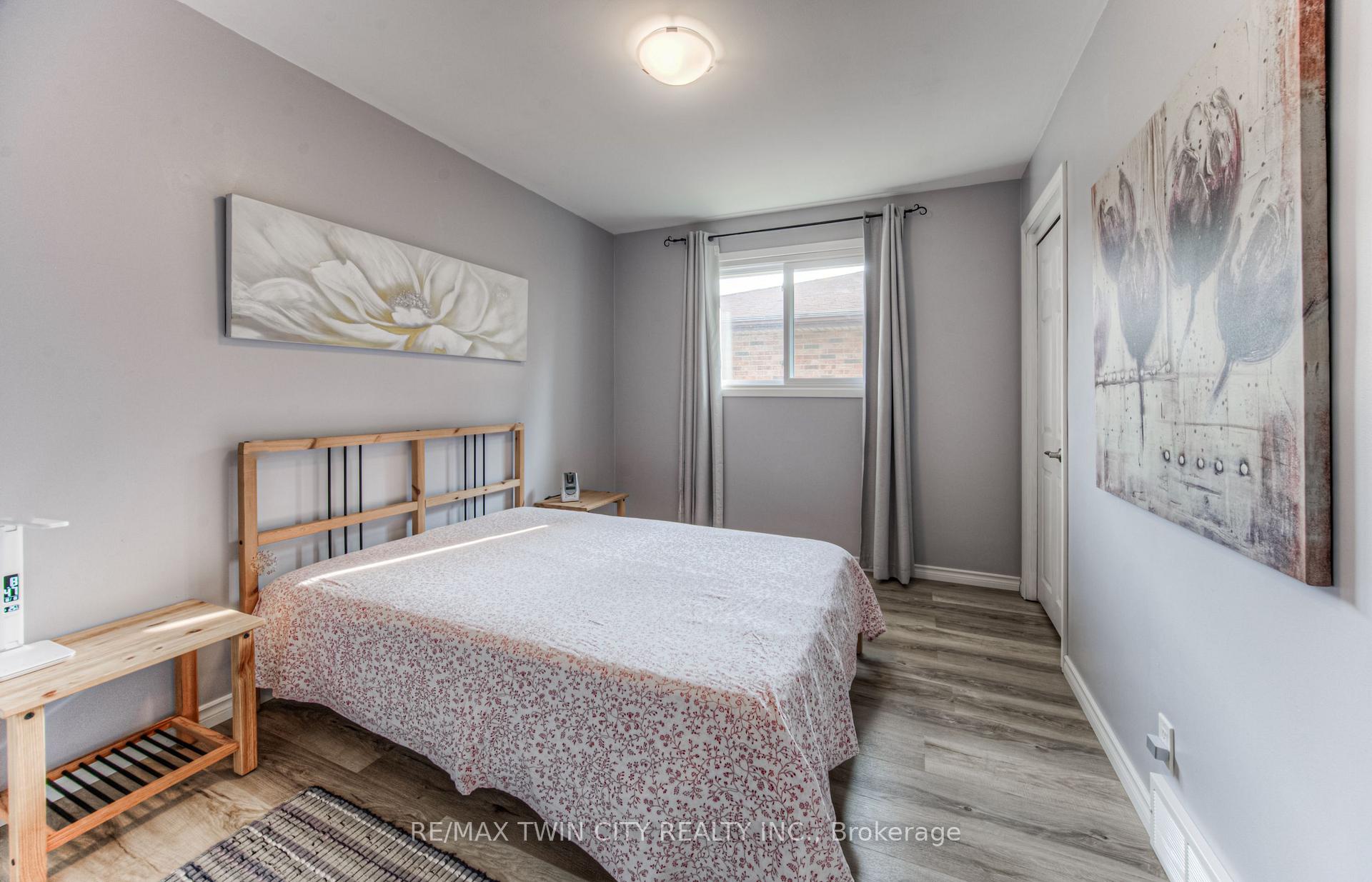 Photo 16 of 87 Radcliffe Drive, Kitchener — HOMEH