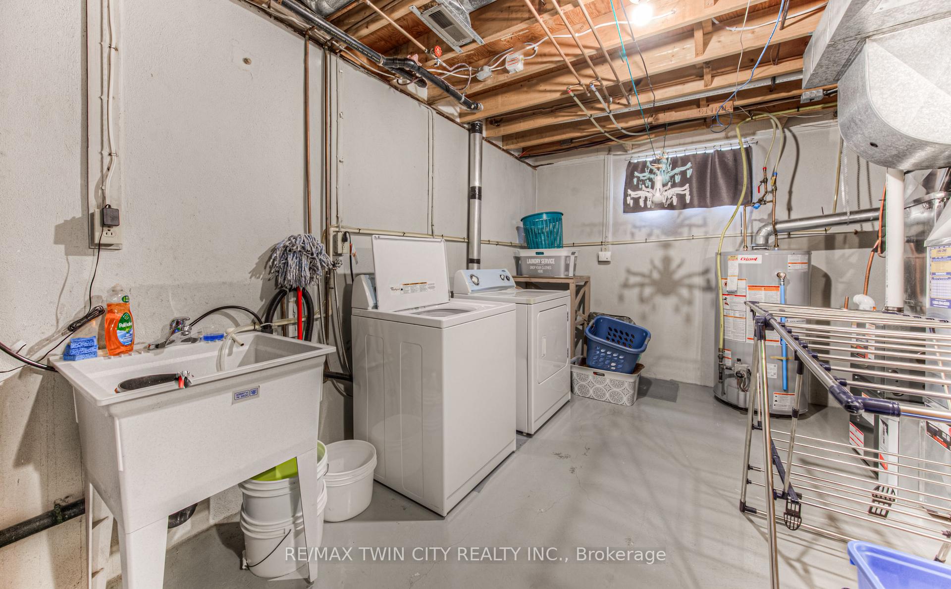 Photo 29 of 87 Radcliffe Drive, Kitchener — HOMEH