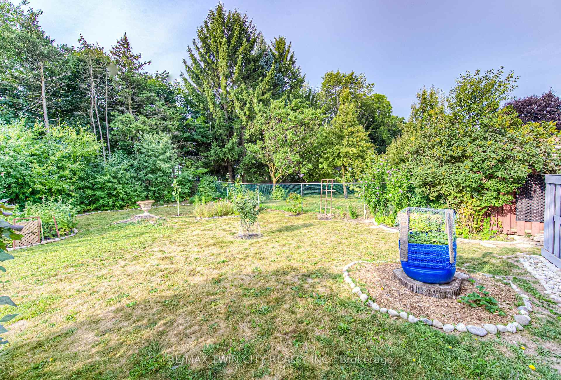 Photo 34 of 87 Radcliffe Drive, Kitchener — HOMEH