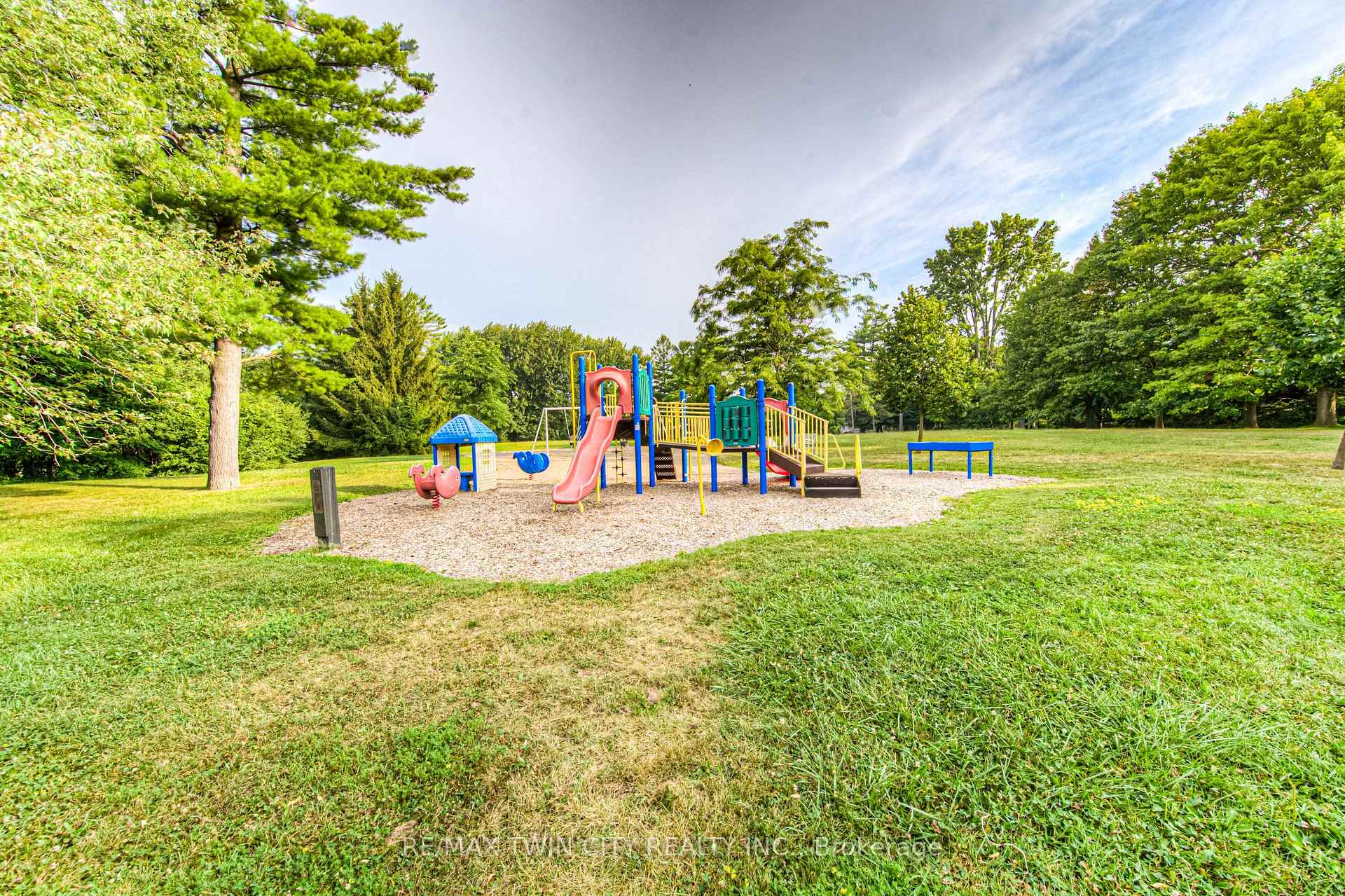 Photo 42 of 87 Radcliffe Drive, Kitchener — HOMEH