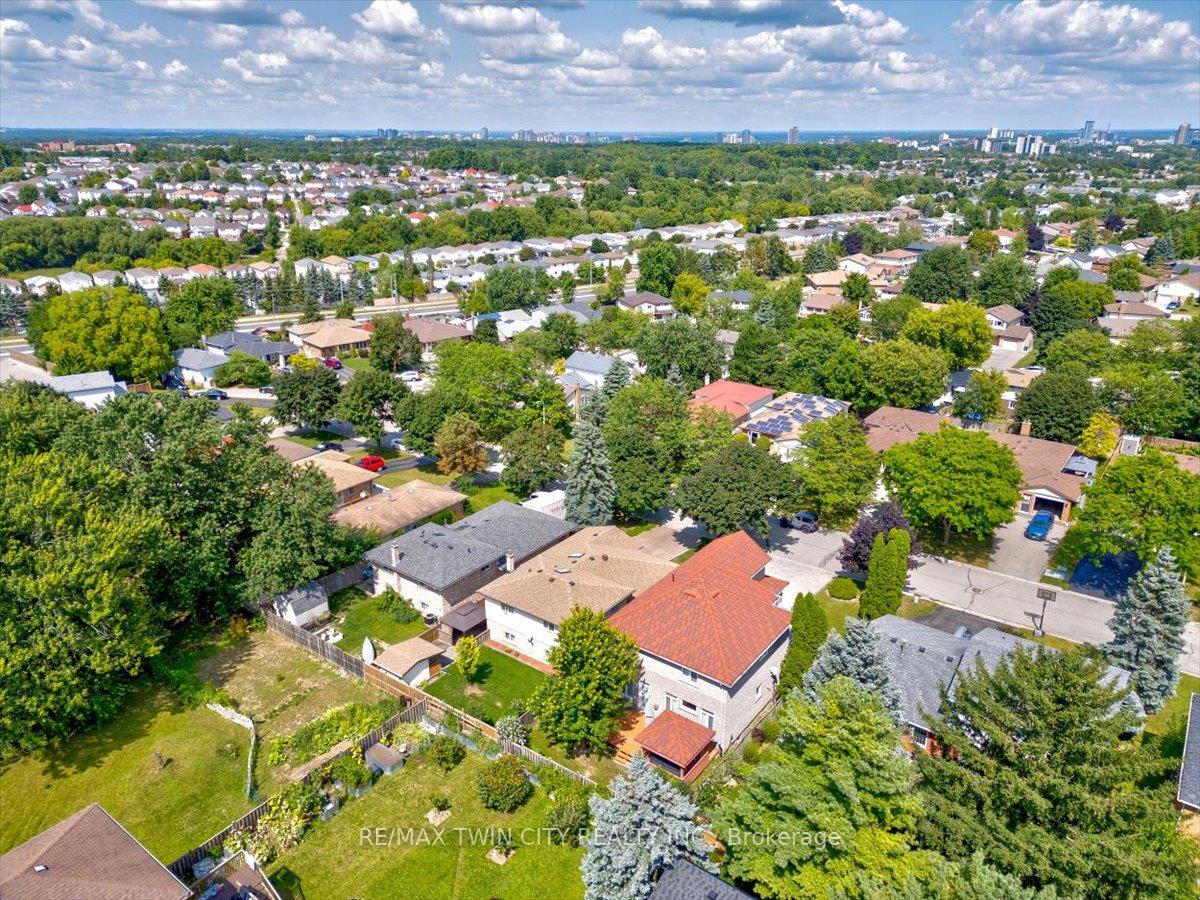 Photo 8 of 100 High Acres Crescent, Kitchener, Forest Heights — HOMEH