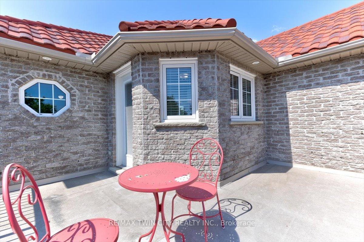 Photo 9 of 100 High Acres Crescent, Kitchener, Forest Heights — HOMEH