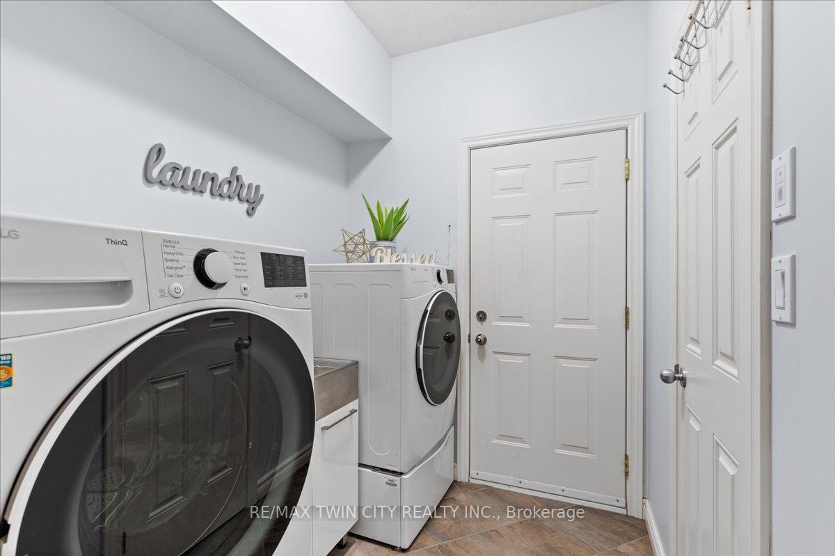 Photo 23 of 100 High Acres Crescent, Kitchener, Forest Heights — HOMEH
