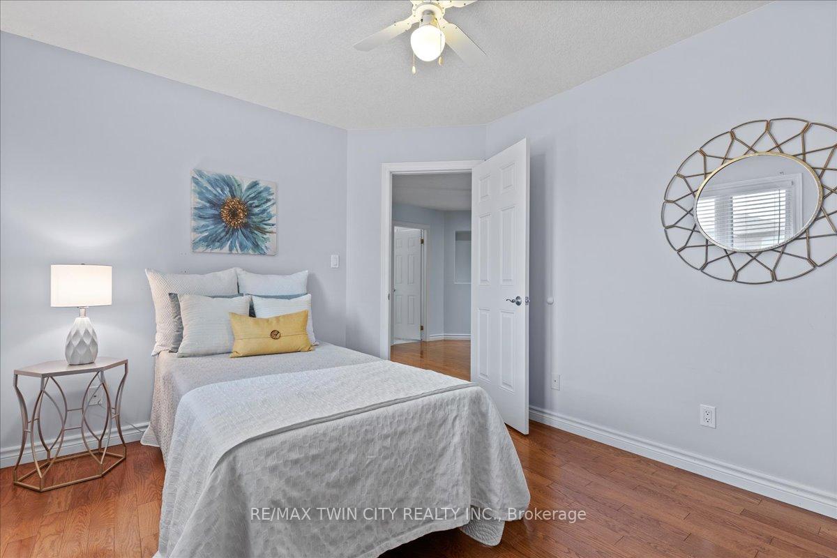 Photo 26 of 100 High Acres Crescent, Kitchener, Forest Heights — HOMEH