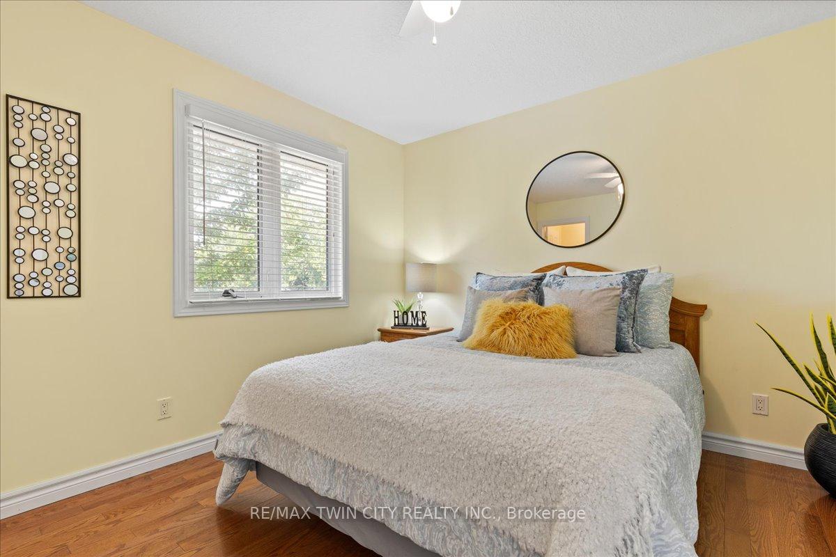 Photo 28 of 100 High Acres Crescent, Kitchener, Forest Heights — HOMEH