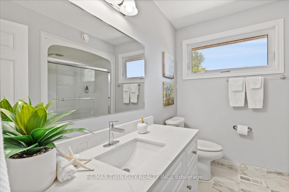 Photo 29 of 100 High Acres Crescent, Kitchener, Forest Heights — HOMEH