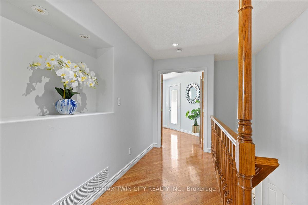 Photo 30 of 100 High Acres Crescent, Kitchener, Forest Heights — HOMEH
