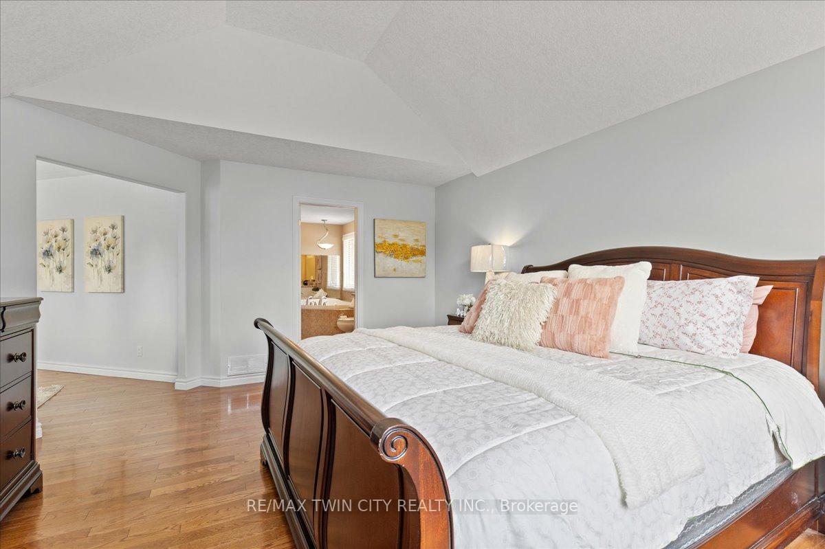 Photo 35 of 100 High Acres Crescent, Kitchener, Forest Heights — HOMEH