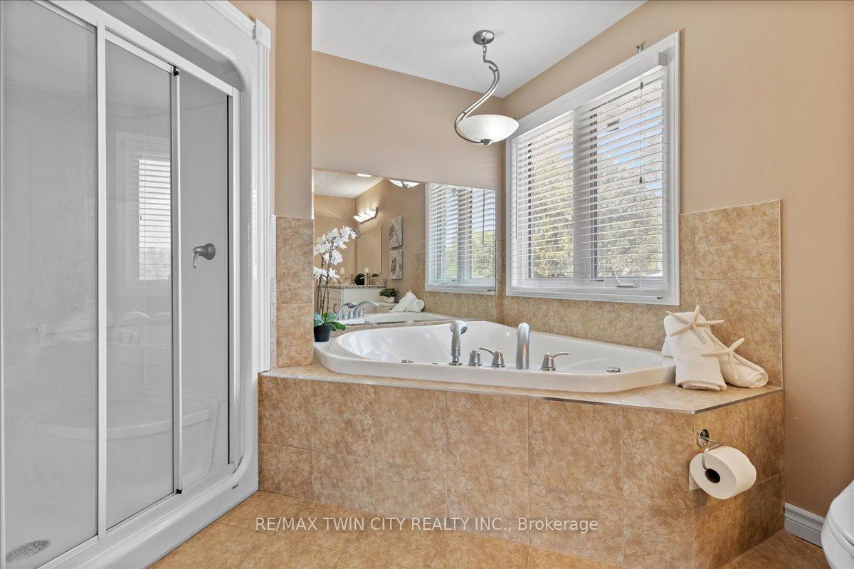 Photo 37 of 100 High Acres Crescent, Kitchener, Forest Heights — HOMEH