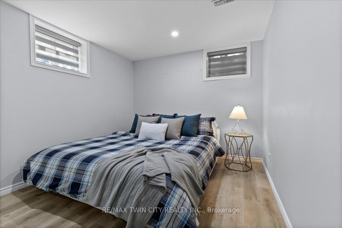 Photo 38 of 100 High Acres Crescent, Kitchener, Forest Heights — HOMEH