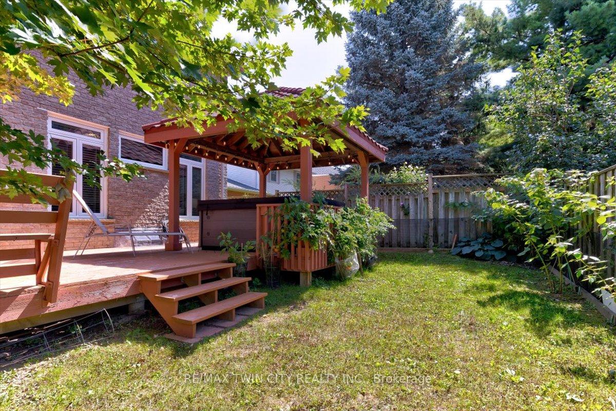 Photo 47 of 100 High Acres Crescent, Kitchener, Forest Heights — HOMEH