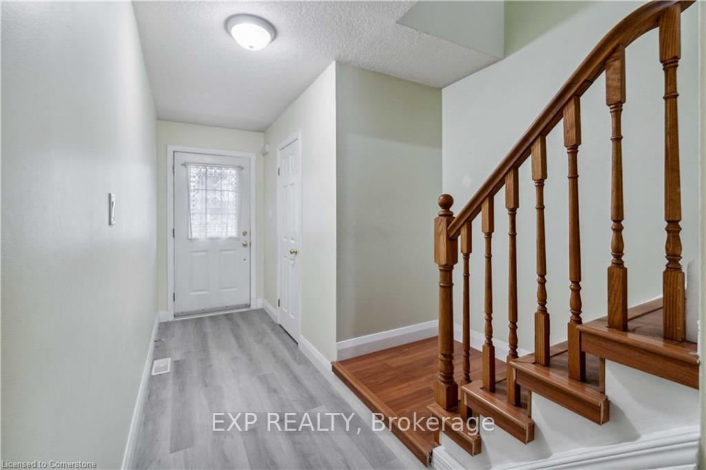 Photo 3 of 42 Donnenwerth Drive, Kitchener — HOMEH