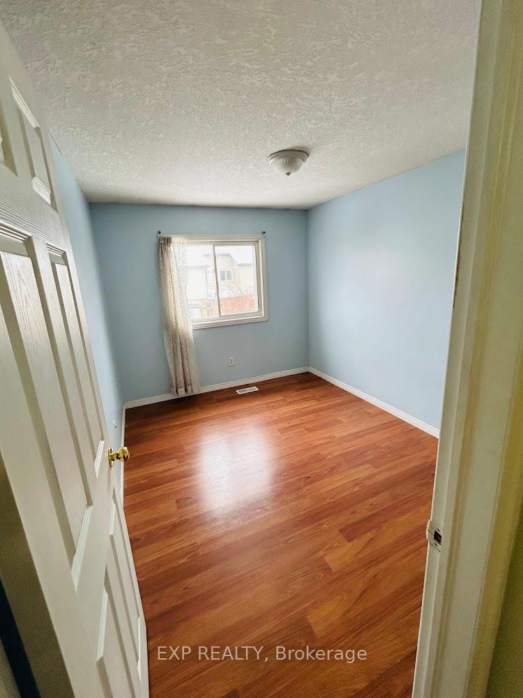 Photo 10 of 42 Donnenwerth Drive, Kitchener — HOMEH
