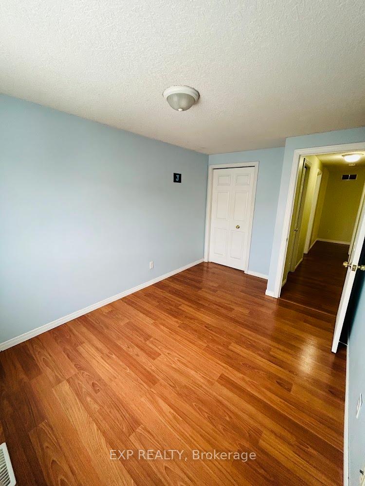 Photo 11 of 42 Donnenwerth Drive, Kitchener — HOMEH