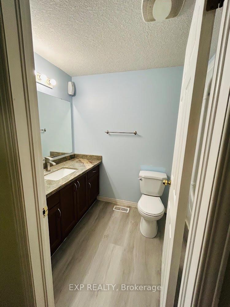 Photo 13 of 42 Donnenwerth Drive, Kitchener — HOMEH