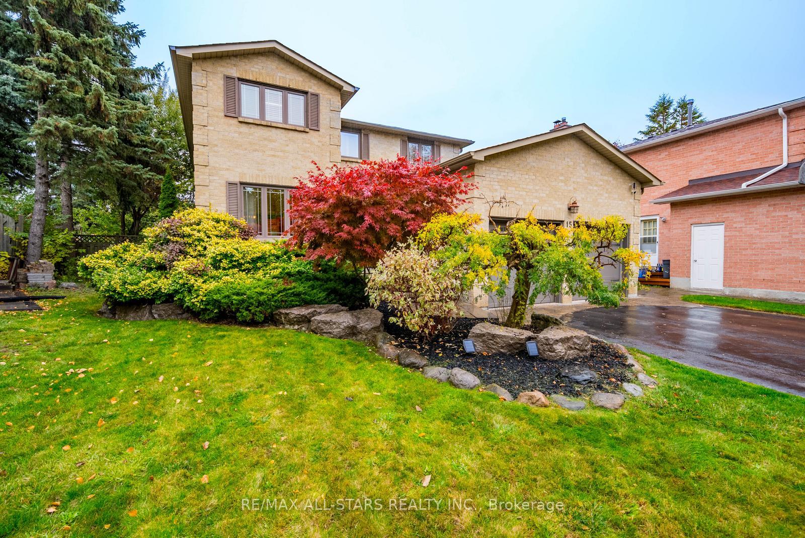 Photo 2 of 15 Sawyer Crescent, Markham, Markham Village — HOMEH