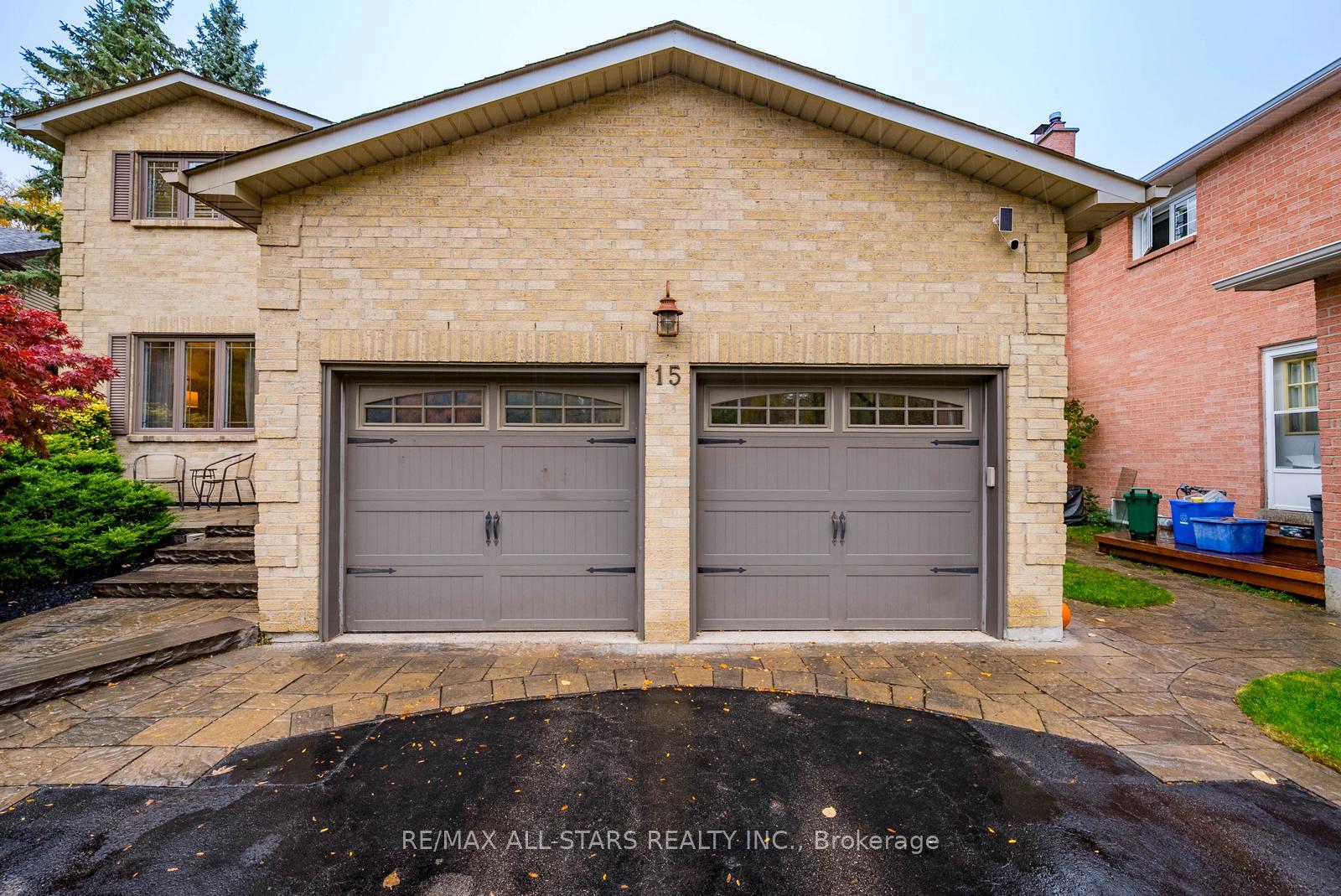 Photo 3 of 15 Sawyer Crescent, Markham, Markham Village — HOMEH