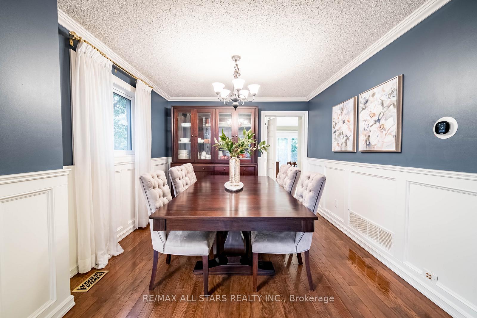 Photo 10 of 15 Sawyer Crescent, Markham, Markham Village — HOMEH