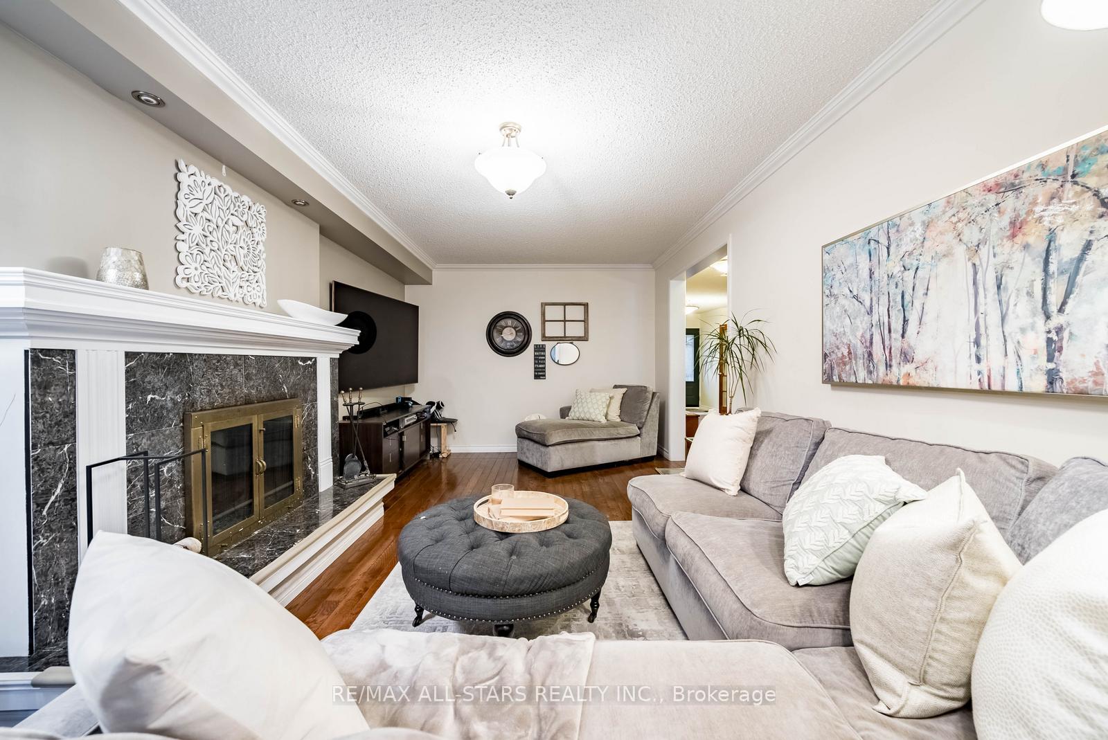 Photo 14 of 15 Sawyer Crescent, Markham, Markham Village — HOMEH