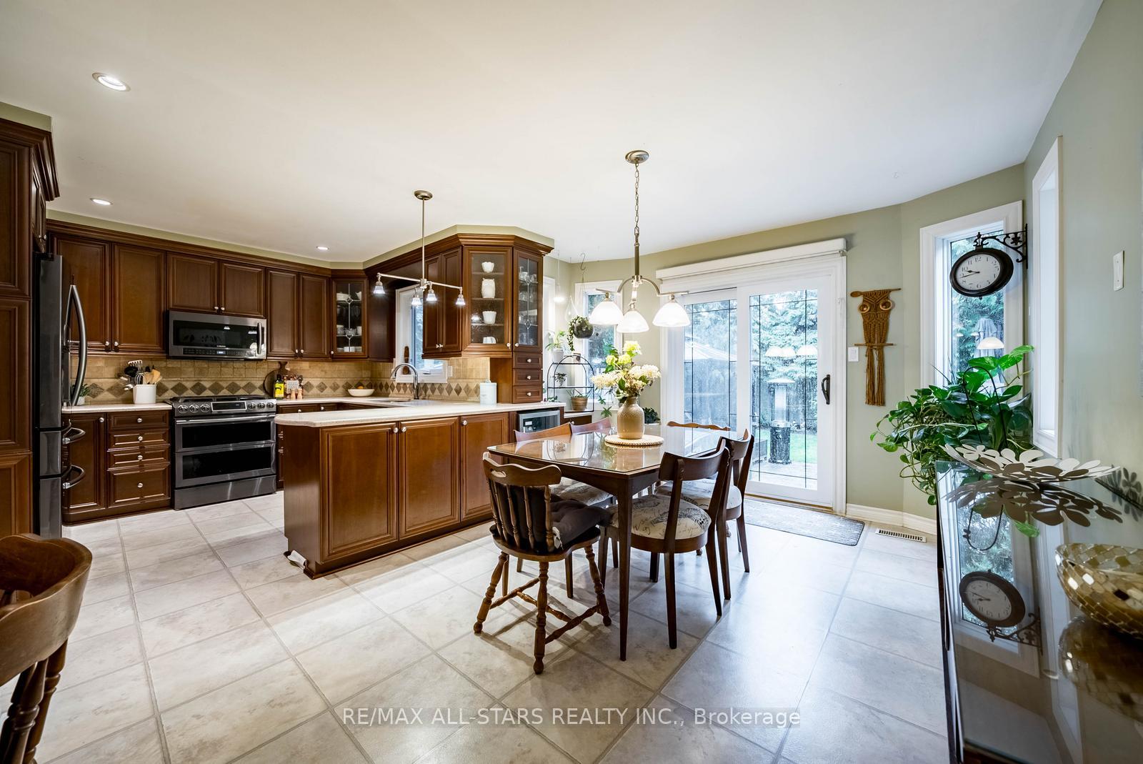 Photo 15 of 15 Sawyer Crescent, Markham, Markham Village — HOMEH