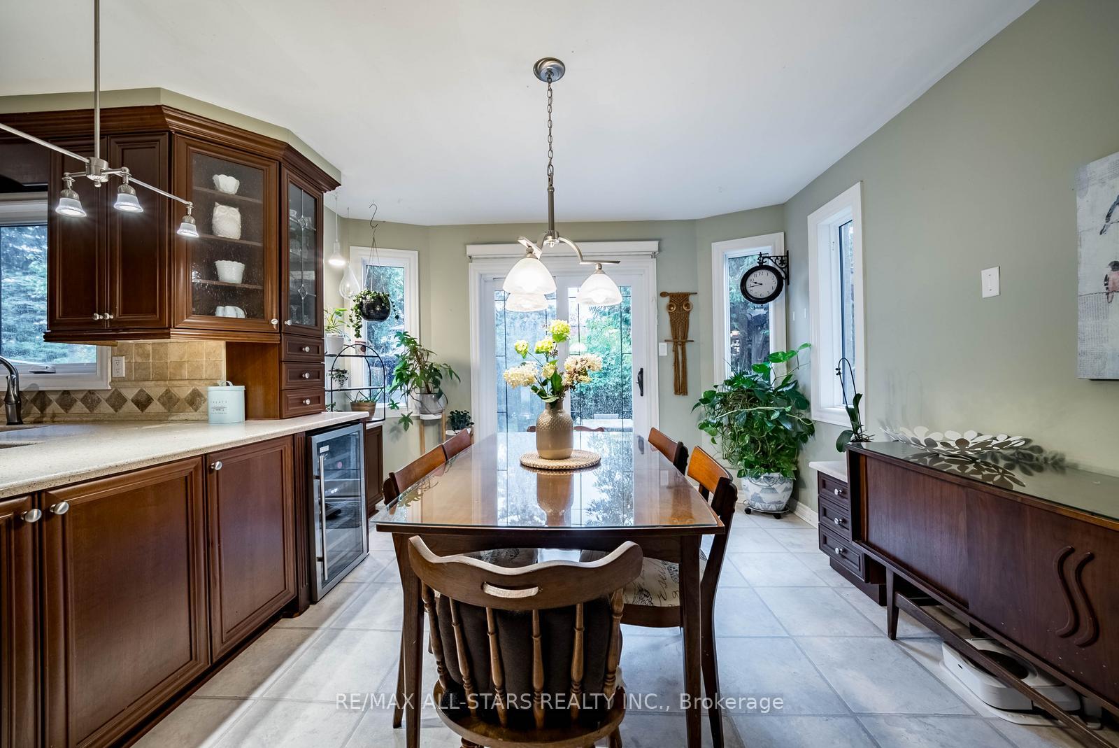Photo 16 of 15 Sawyer Crescent, Markham, Markham Village — HOMEH