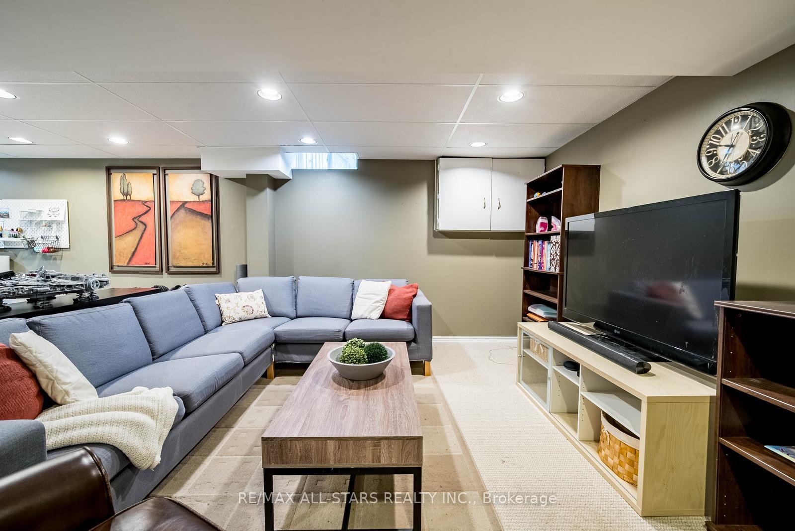 Photo 37 of 15 Sawyer Crescent, Markham, Markham Village — HOMEH