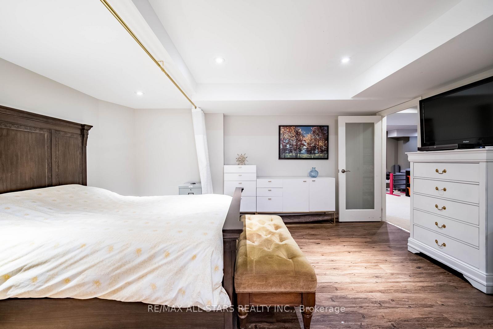 Photo 41 of 15 Sawyer Crescent, Markham, Markham Village — HOMEH