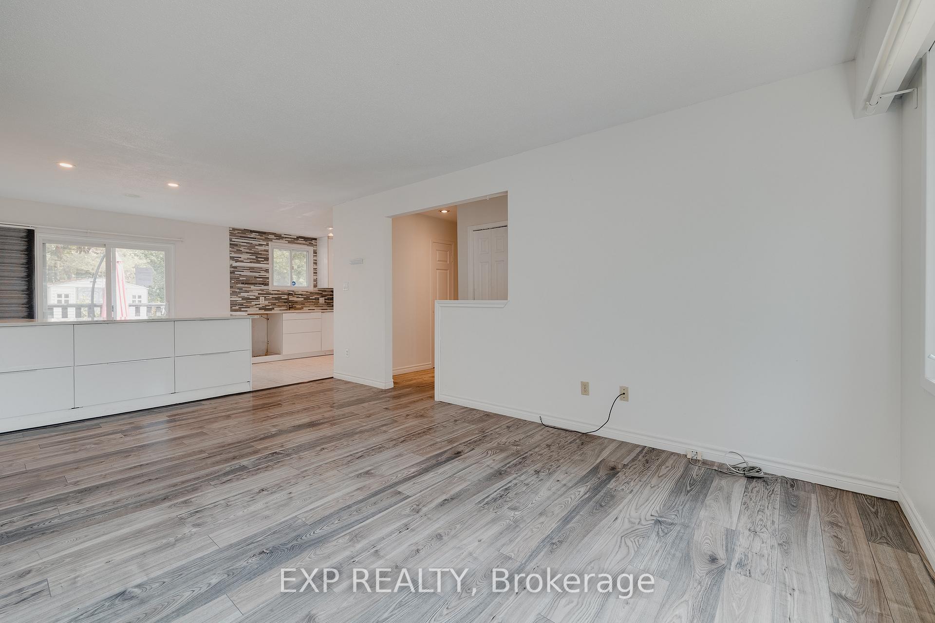 Photo 5 of 595 Pioneer Drive, Kitchener — HOMEH
