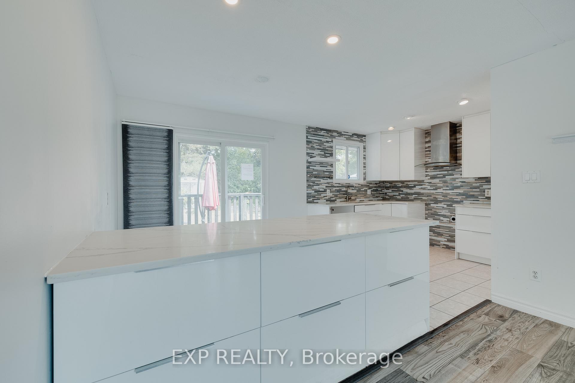Photo 10 of 595 Pioneer Drive, Kitchener — HOMEH