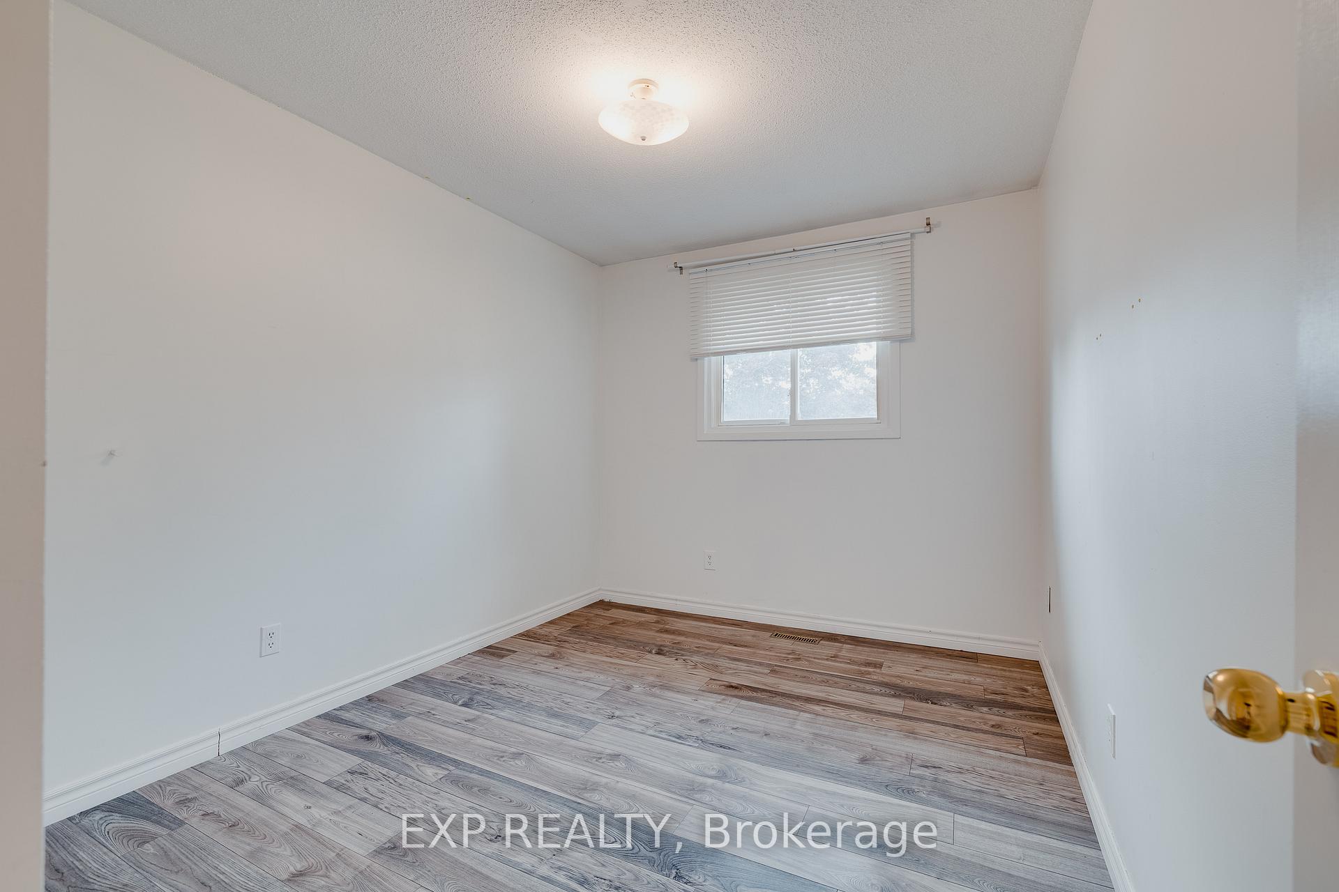 Photo 14 of 595 Pioneer Drive, Kitchener — HOMEH