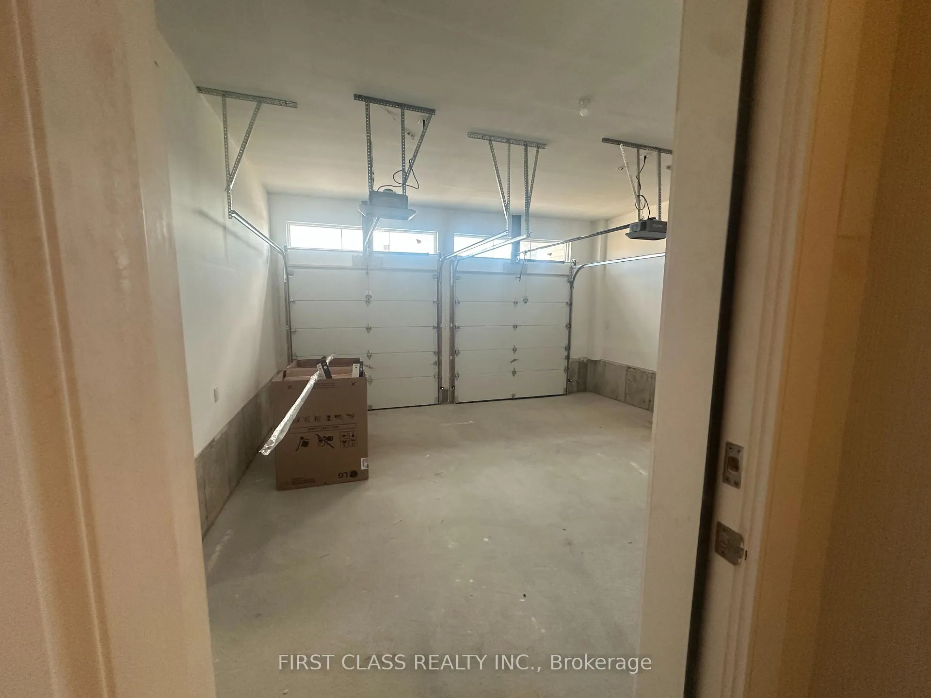 Photo 9 of 8 Balance Crescent, Markham, Cachet — HOMEH