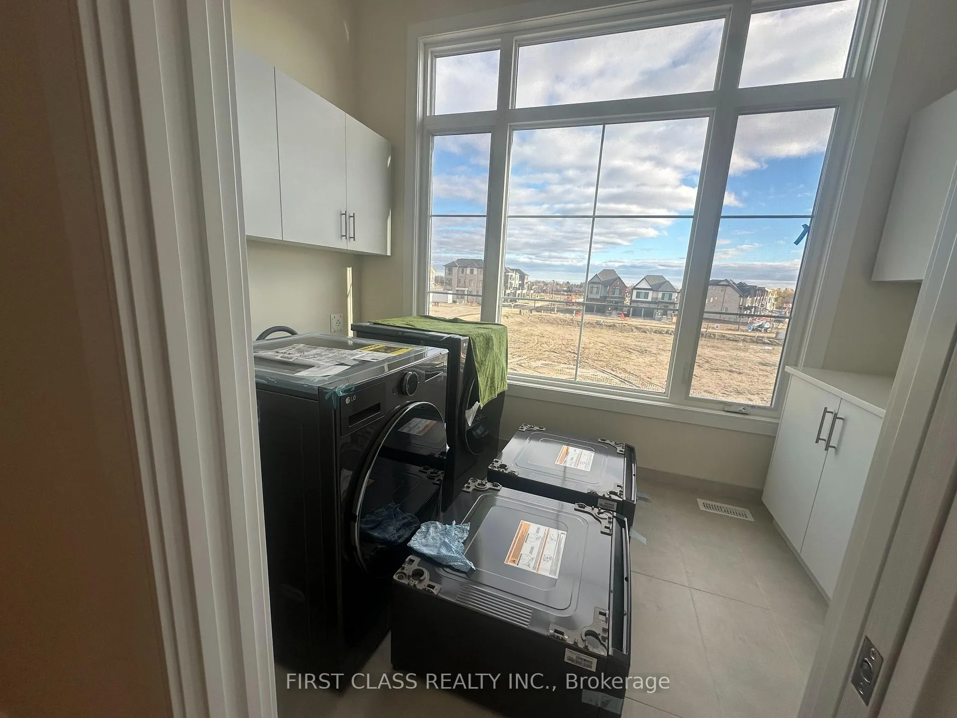 Photo 11 of 8 Balance Crescent, Markham, Cachet — HOMEH