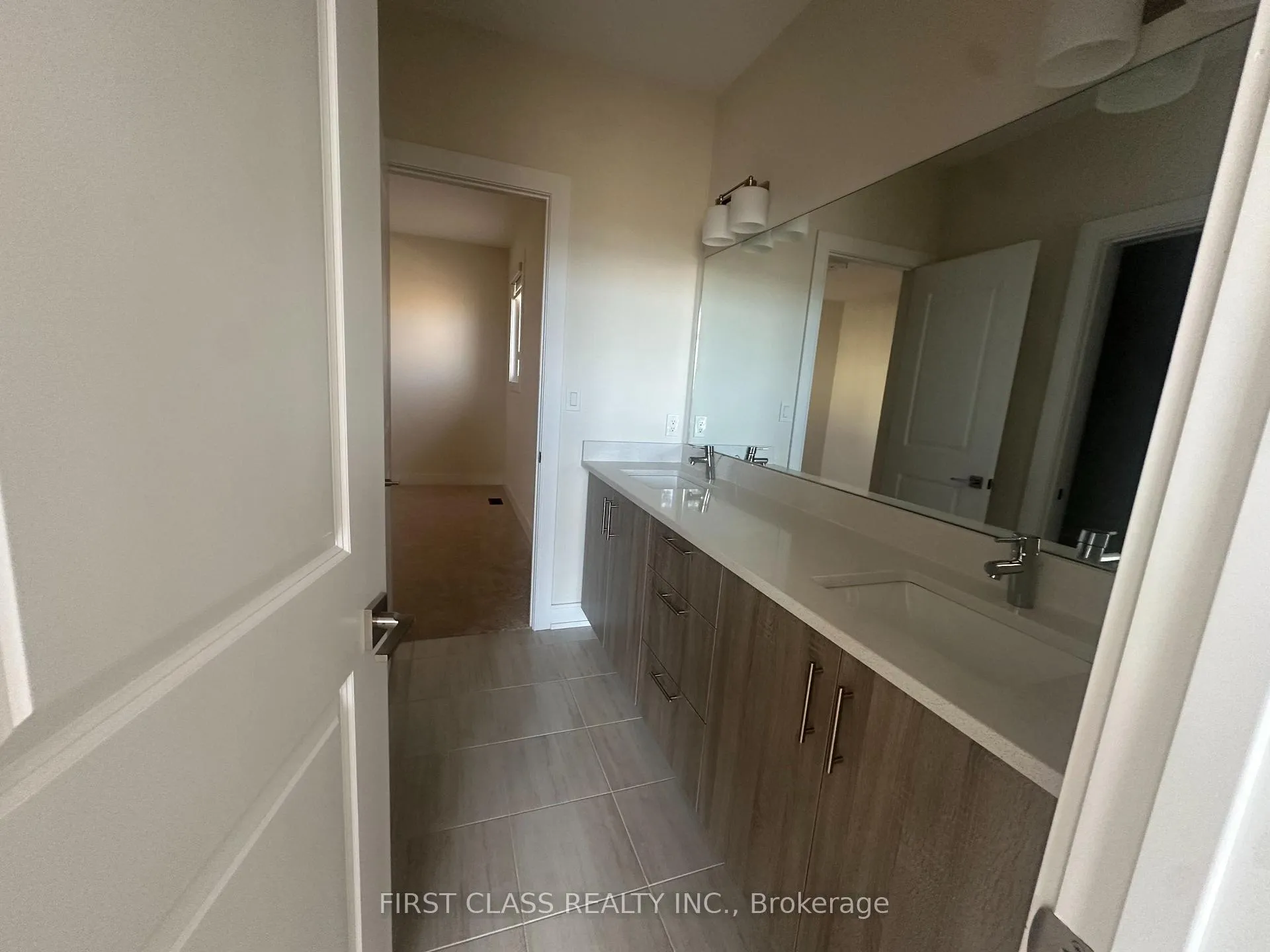 Photo 13 of 8 Balance Crescent, Markham, Cachet — HOMEH