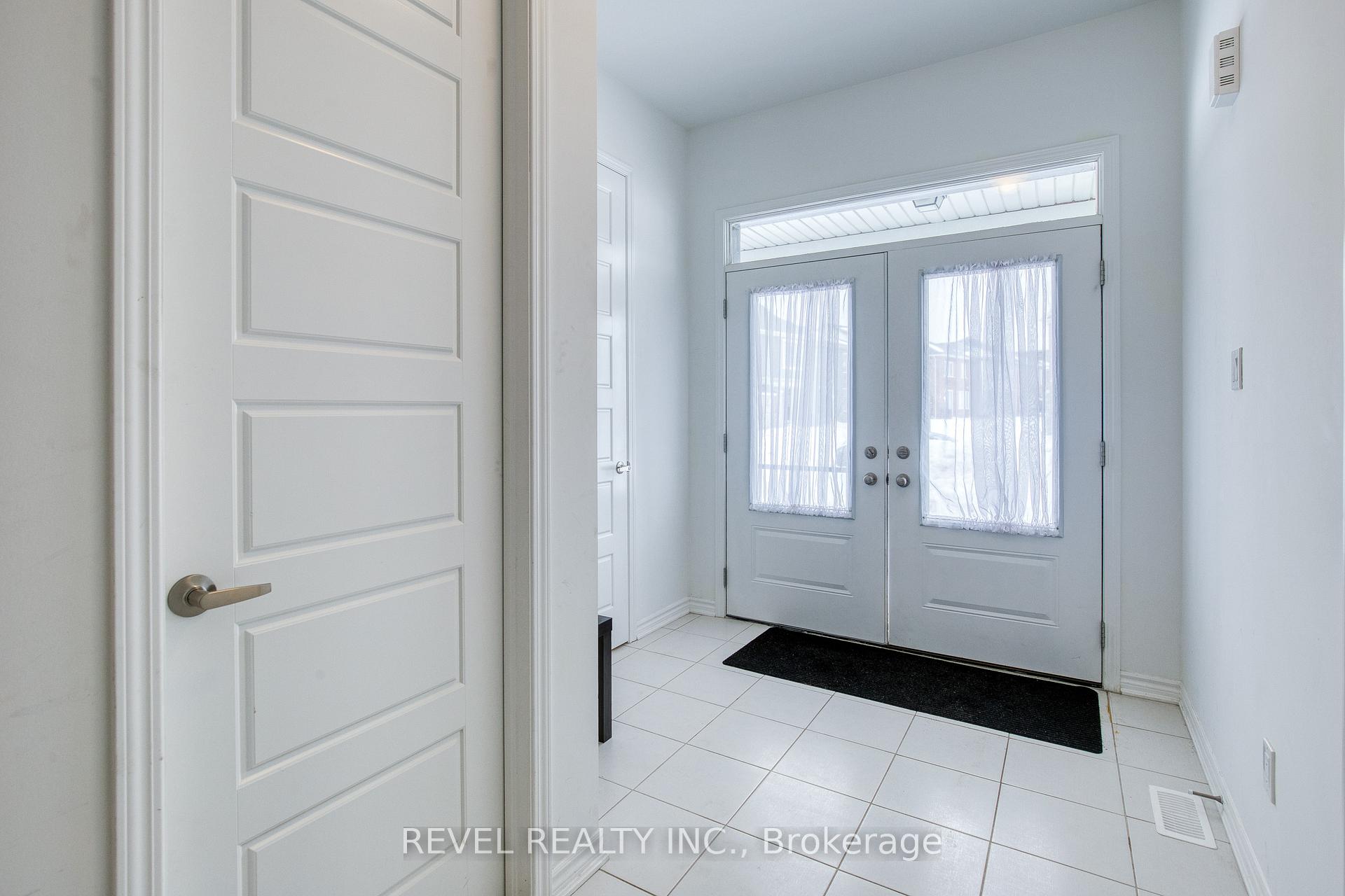 Photo 4 of 46 Milt Schmidt Street, Kitchener — HOMEH