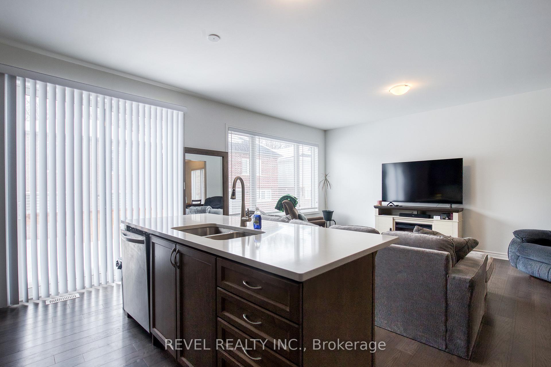 Photo 14 of 46 Milt Schmidt Street, Kitchener — HOMEH