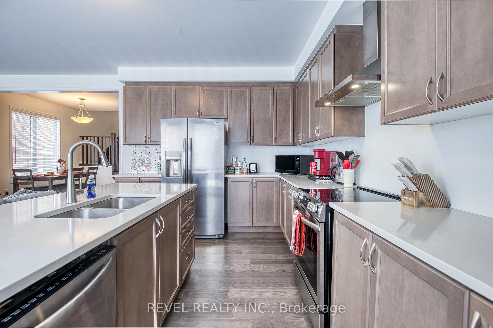 Photo 16 of 46 Milt Schmidt Street, Kitchener — HOMEH