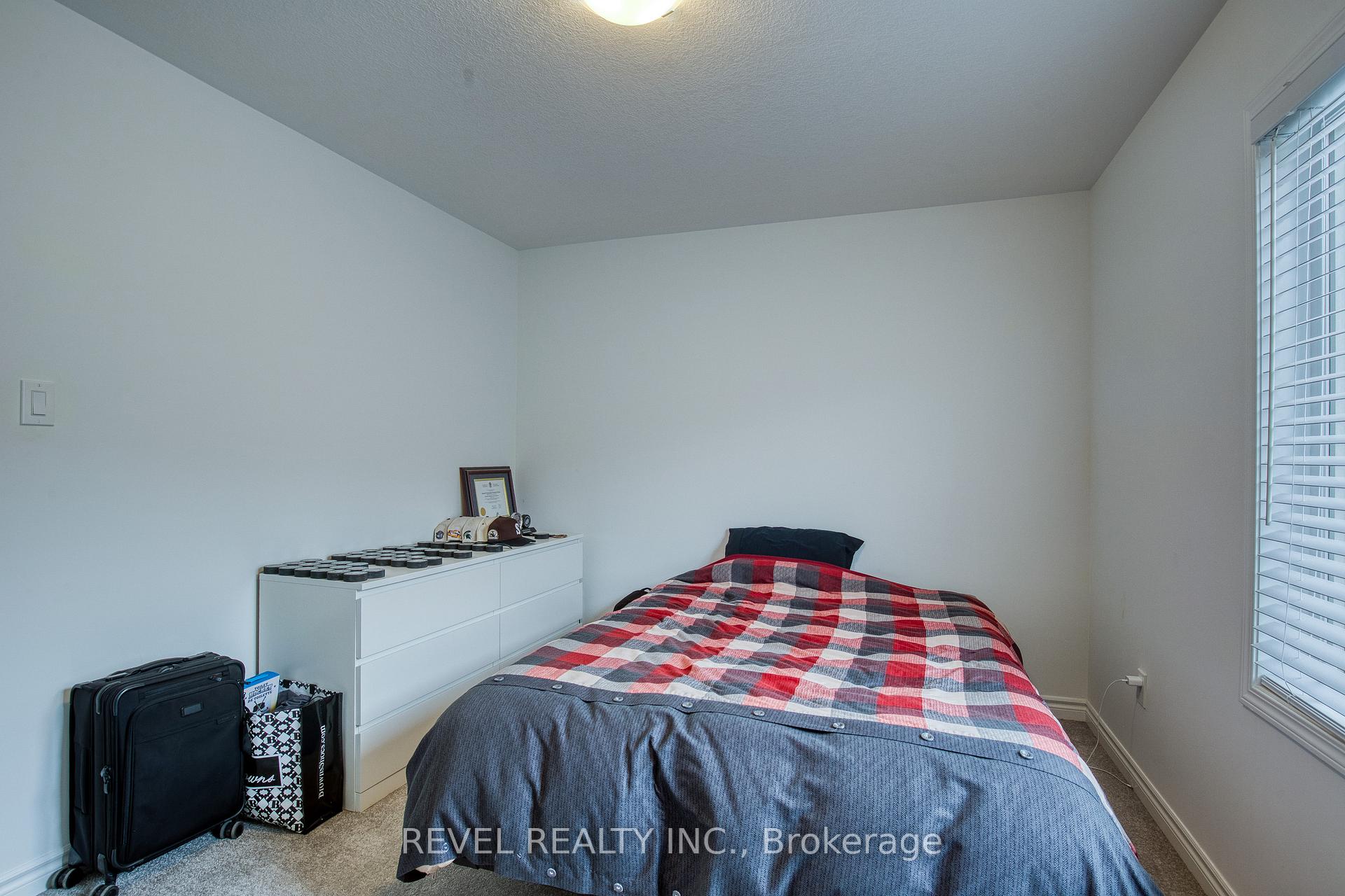 Photo 31 of 46 Milt Schmidt Street, Kitchener — HOMEH
