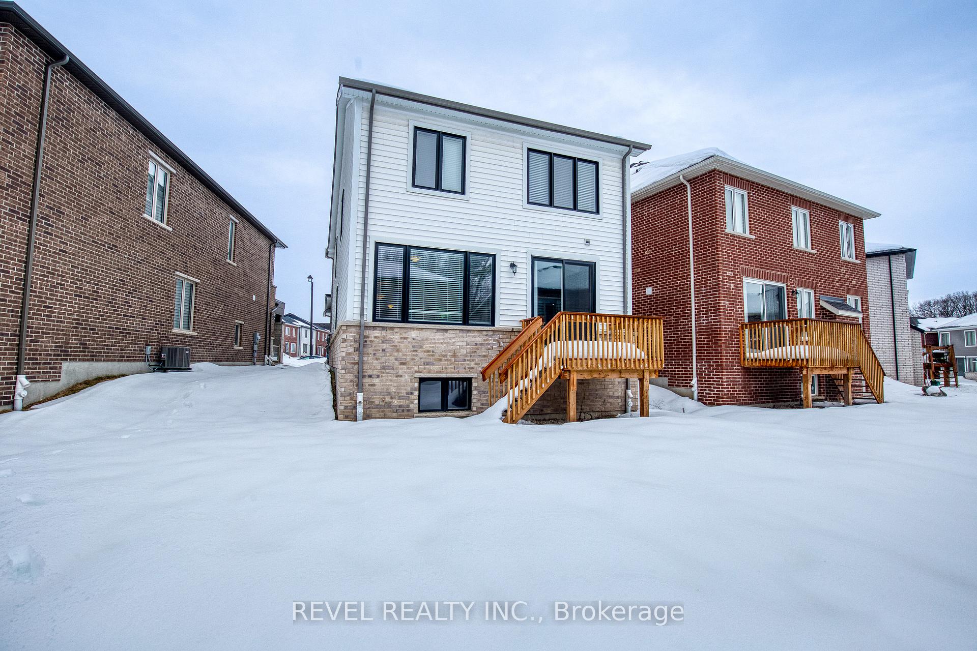 Photo 40 of 46 Milt Schmidt Street, Kitchener — HOMEH