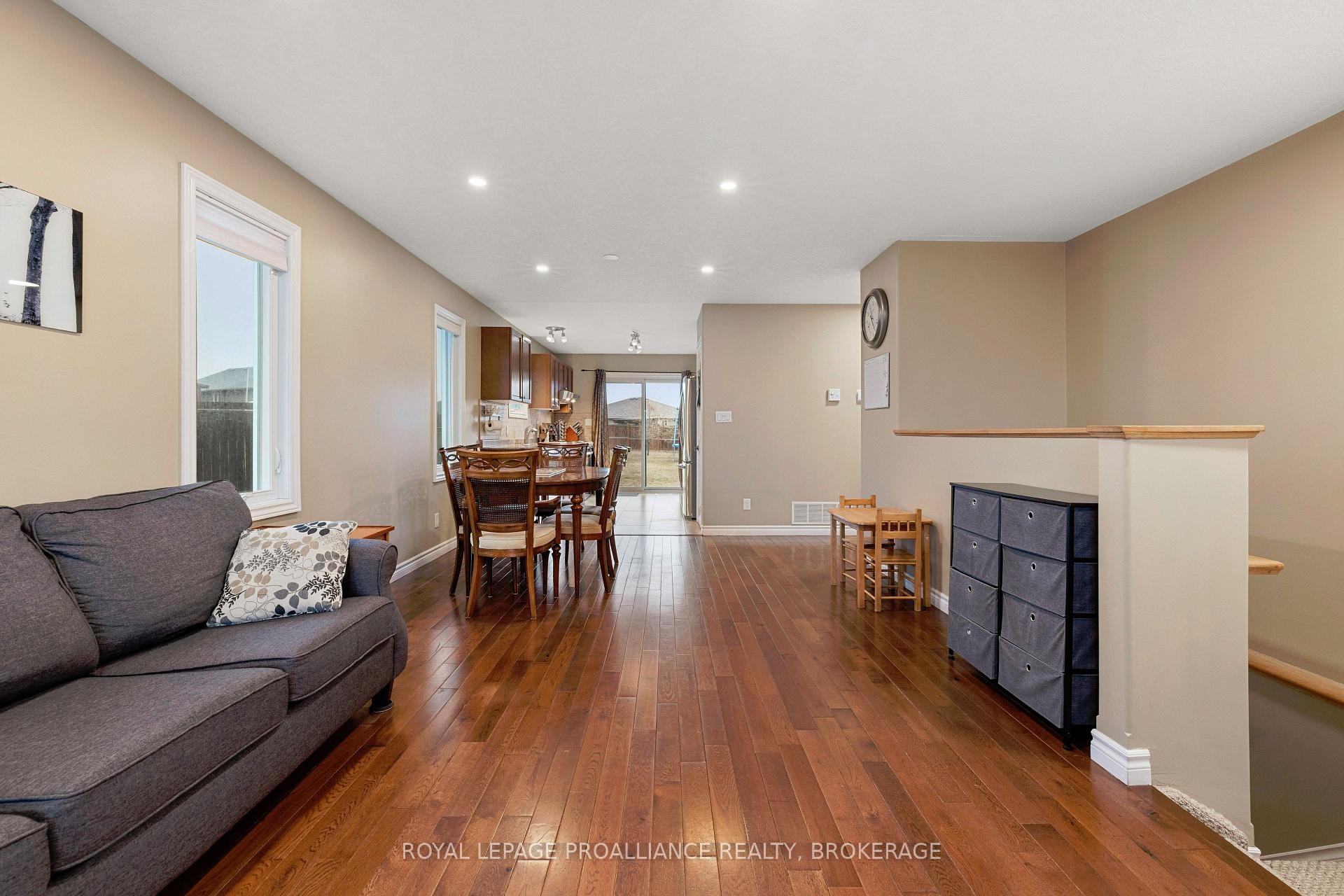Photo 6 of 166 Macdougall Drive, Loyalist, Amherstview — HOMEH