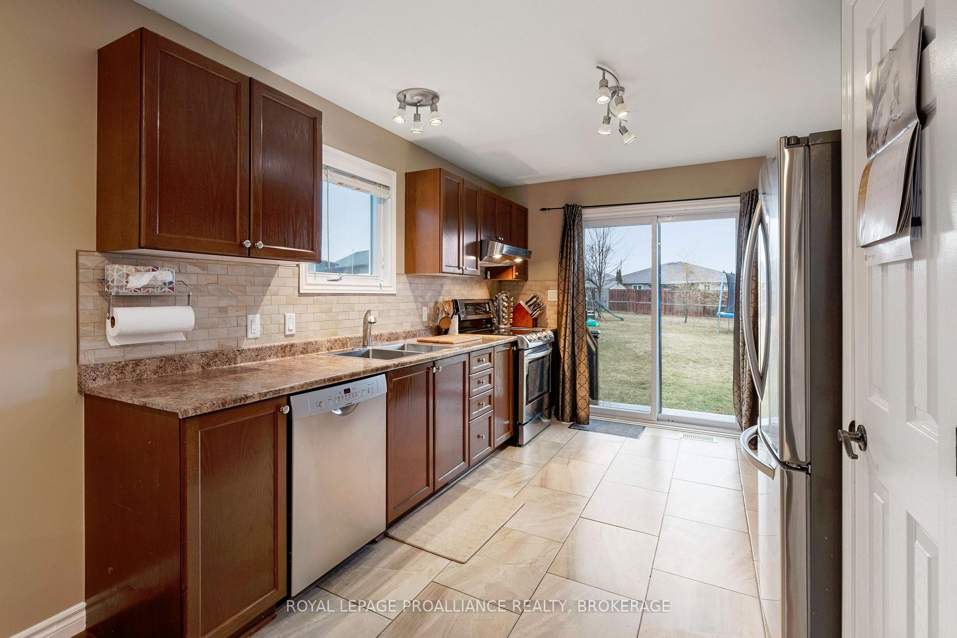 Photo 9 of 166 Macdougall Drive, Loyalist, Amherstview — HOMEH